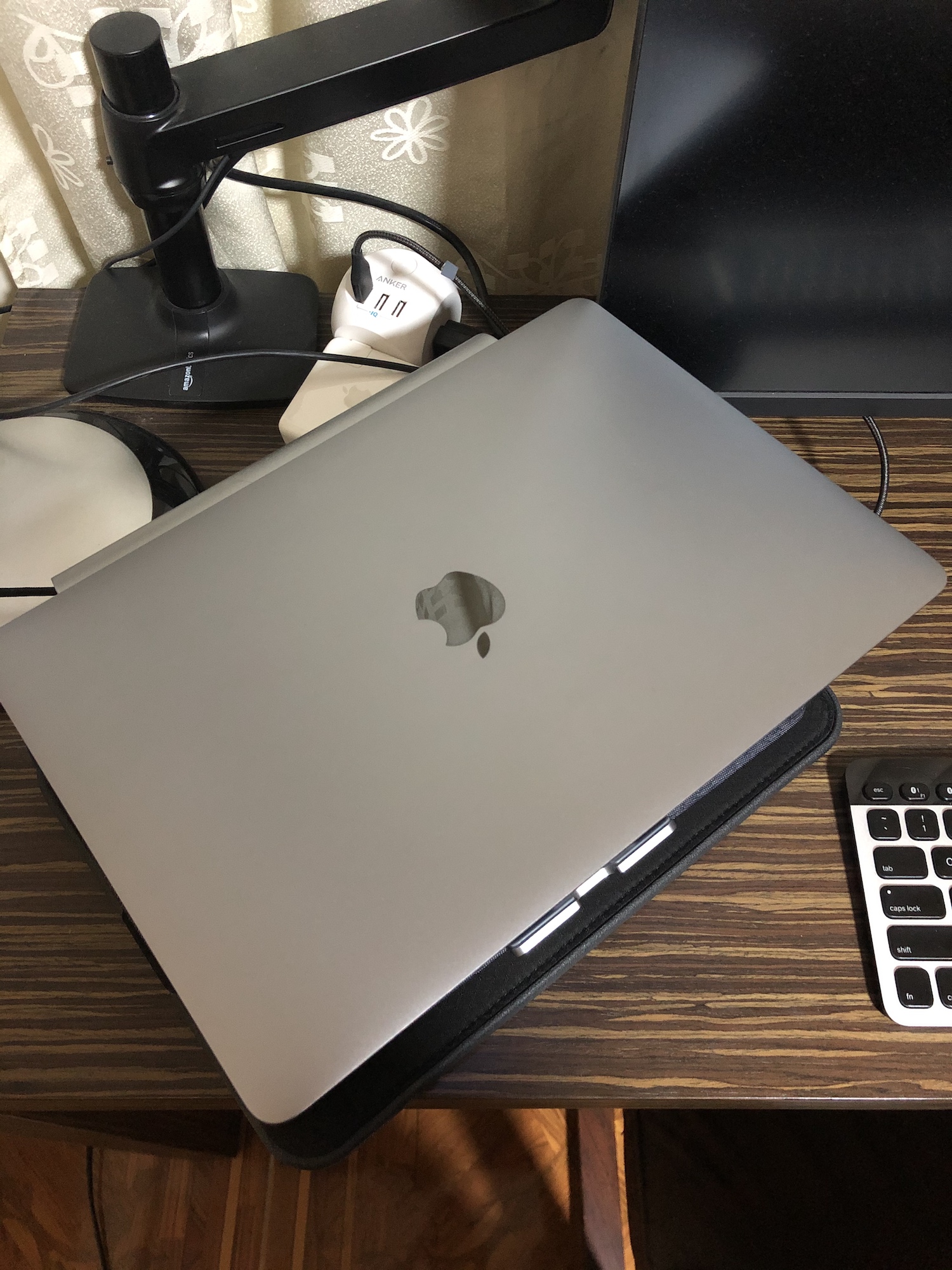 MacBookPro13-2.jpg