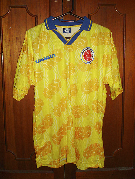 Selección Colombia Umbro 1994 réplica.jpg